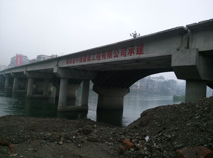 懷化市新晃大橋加寬工程施工現(xiàn)場(chǎng)掠影