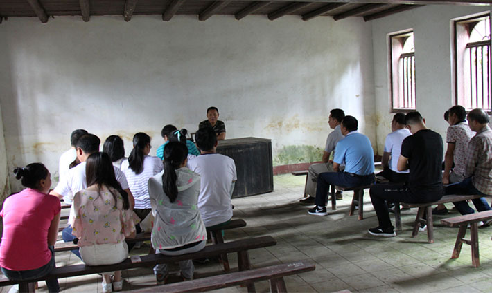 重溫黨的教育，學習黨的路線，鑄煉黨建之魂