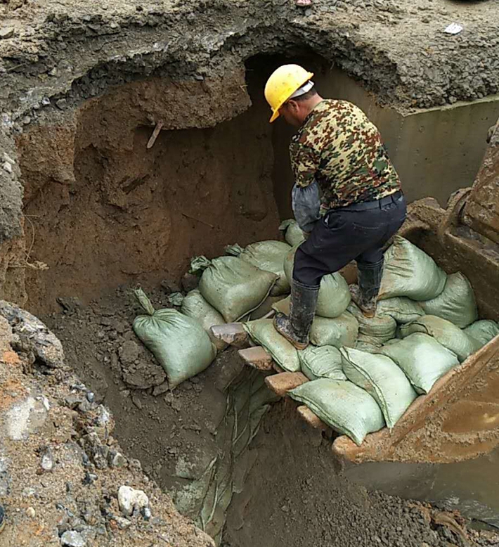 炎陵S207項(xiàng)目部開展滑坡、防汛應(yīng)急救援演練